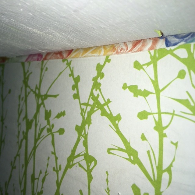 3-wallpaper-not-trimmed-properly